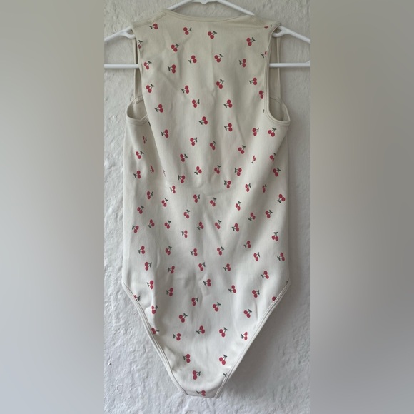 OQQ Ribbed Square Neck Sleeveless Tank Top Bodysuit, Cherry Print; size L - Picture 4 of 7